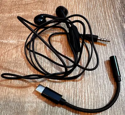 Nokia Handsfree C-type with 3.5MM to C Type Connector
