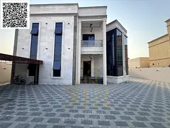 Corner villa, situated on a street and a side alley, with a land area of ​​6,200 sq. ft. and a b