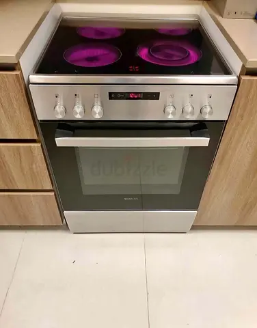Siemens new latest model ceramic electric stove top 4 hobs 60by60cm size excellent working good cond