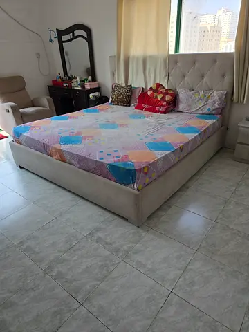 Kingsize Double Bed with  200 × 200 Materess and with side table