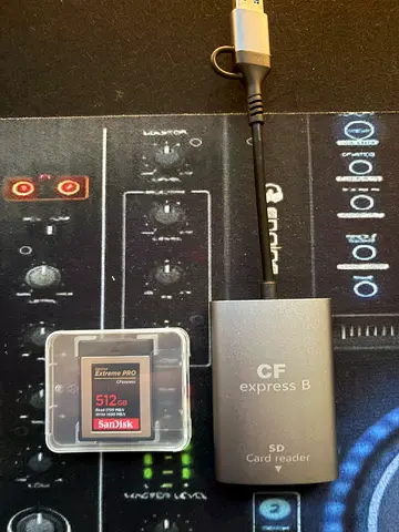 CFexpress B reader + SanDisk 512GB CFast/CFexpress card