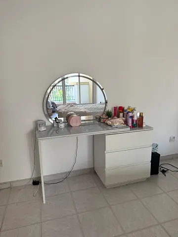 White Dressing Table with Mirror and Drawers 130x40x74 - Good Condition