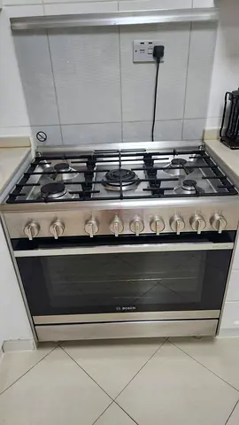 Bosch Brand New Model Full GaS Coker same like New Condition And Perfect working