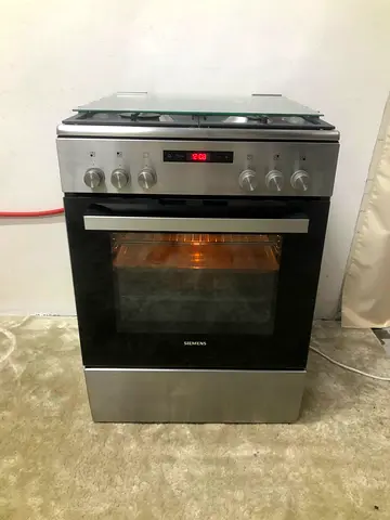 Siemens freestanding gas cooker with an electric oven (60x60 cm model from the iQ300 series)