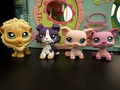 Littlest Pet Shop bundle of 4 collectible pets