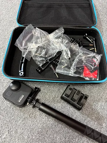 GoPro max , 4 batteries , selfie stick , SanDisk ultra 512GB , accessories