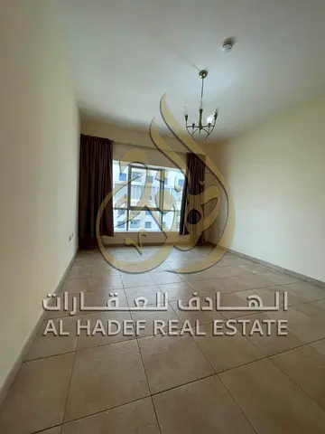🏡 **للإيجار السنوي في الشارقة – المجاز 2**  ✨ **شقة 4 غرف وصالة بمميزات رائعة ومرافق مجانية!**  تبحث عن شقة واسعة ومناسبة للعائلة في واحدة من المناطق