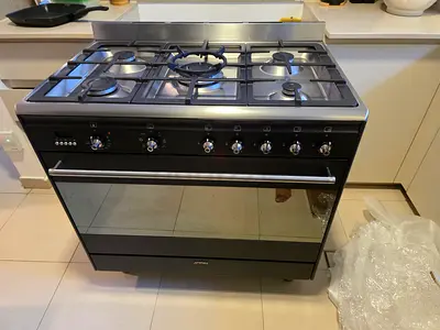 SMEG Dual Combination Stove 90cm Dual Fuel With Excellent Condition Same As Like New