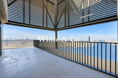 1 OF 2 PENTHOUSE | RARE | HUGE TERRACE