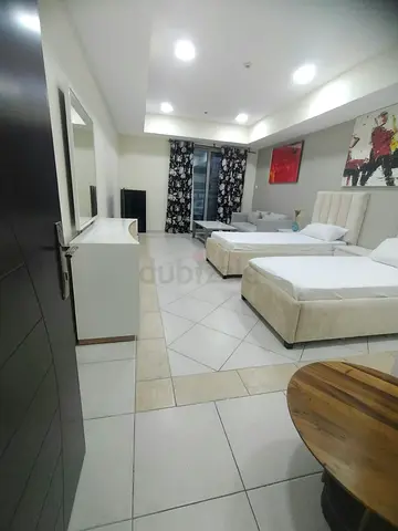 Spacious partial sea view room in Dubai Marina