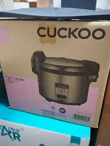 Selling a brand-new rice cooker.