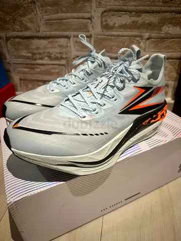 361 Flame 5.0 carbon shoe