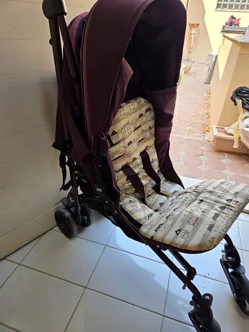 Lightweight foldable baby stroller/umbrella stroller - good condition
