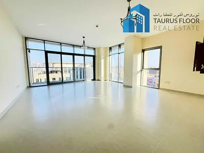 Bright & Spacious 3BHK+MaidRoom In Gold Souq