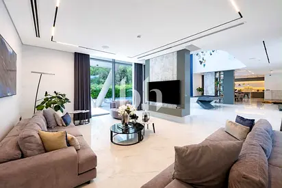 Private Enclave | Single Row | Rare to Market