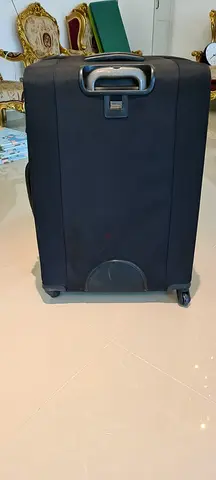 Samsonite Black Medium Spinner Suitcase – Never Used