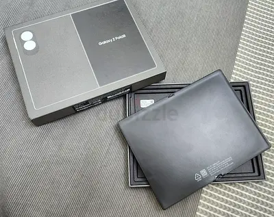 SAMSUNG GALAXY Z FOLD 8 FOR SALE.