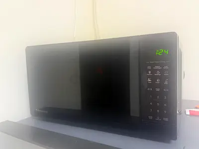 Black countertop microwave oven - good working condition