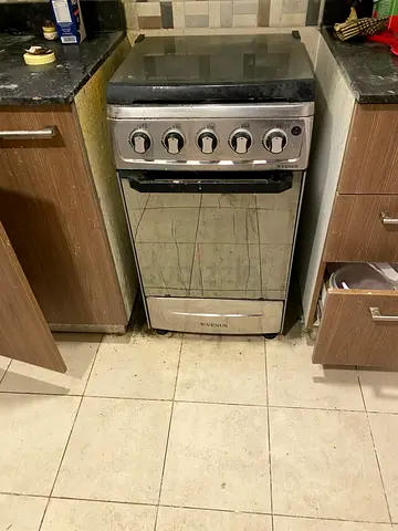 Used Venix freestanding gas cooker with oven - needs cleaning