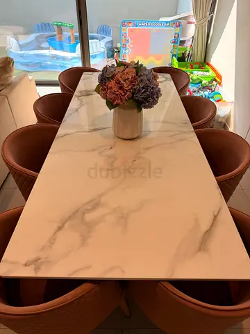 Gorgeous Modern Marble-Top Dining Table with 6 Round Stools
