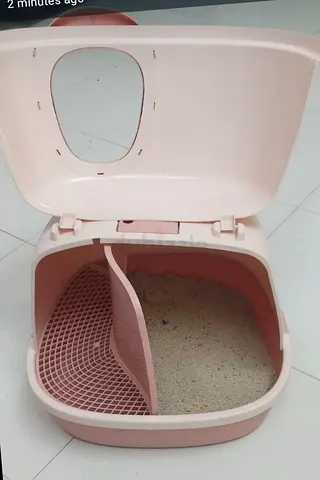 Cat litter box