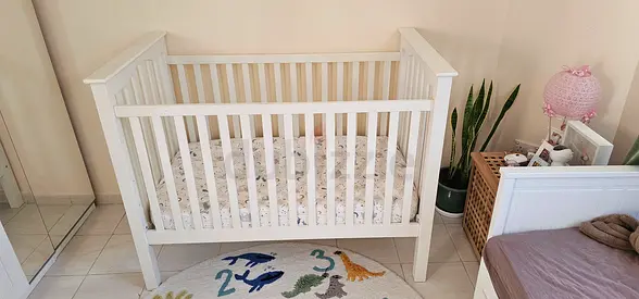 Pottery Barn - Kendall Convertible  Baby Crib