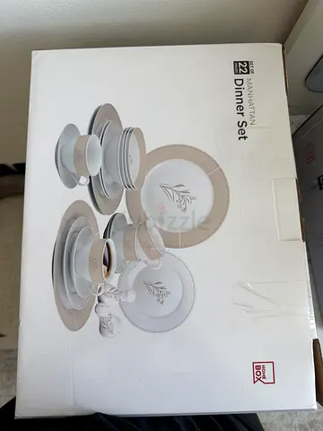 22-piece Manhattan Dinner Set