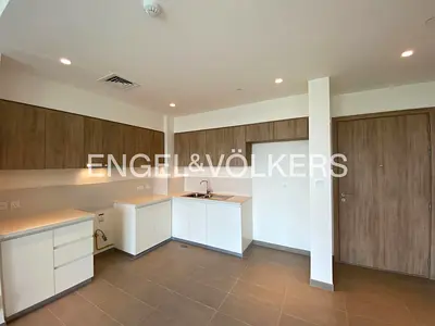 Park View | Vacant | Immaculate Location