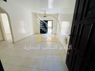 غرفة وصالة مع بلكونة للإيجار في القليعة الشارقة تكييف مركزي