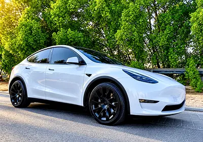 Under warranty until 2030 original paint no accident