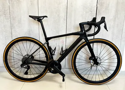 BMC RoadMachine 01 Five Carbon Road Bike - 47 XS - Ultegra Di2 - Carbon wheels