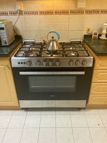Midea 5-Burner Gas Cooker with Oven - Good Working Condition
