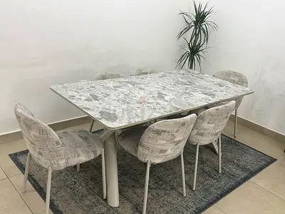 Dinning table 6 seater