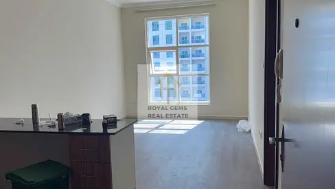 One bedroom for rent in city tower