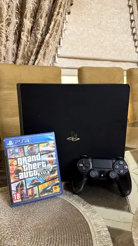 Playstation 4 Pro 1TB + Controller + Gta 5
