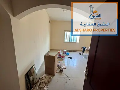 Directly on the main road 2 bedrooms and a living room 1 bathroom Storage room Built-in wall closets
