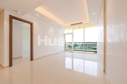 Distress Deal | Mid Floor | Lagoon View