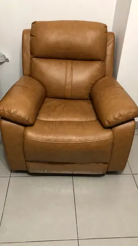 Recliner -- Single Seater