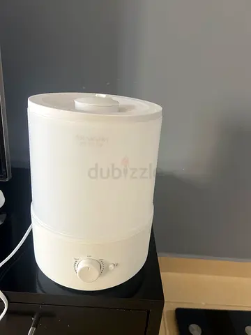 Small white ultrasonic humidifier - gently used https://amzn.eu/d/07ccohcp