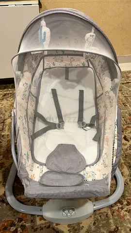 New Portable baby bassinet/cradle with mosquito net and rocker function