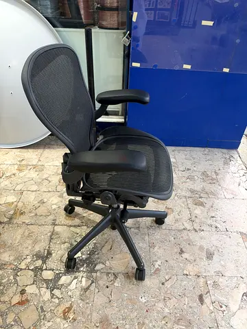 Herman Miller Aeron chair for selling.fully loaded chair