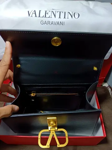 AUTHENTIC VALENTINO GARAVANI - UNWANTED GIFT
