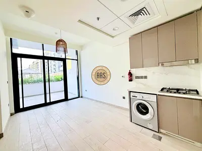 Huge terrace | Pool View | Multiple cheques |