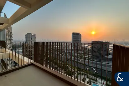 Exclusive | High Floor | Pool View | Vacant