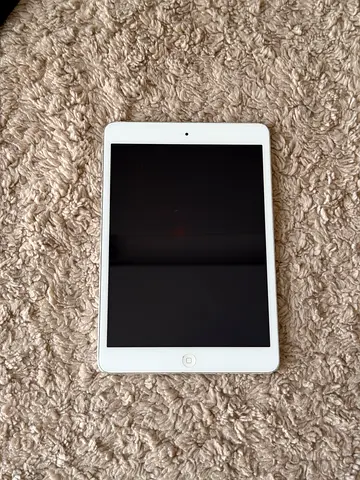 Apple iPad mini 2 (white) 16GB - good condition