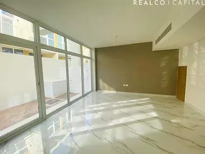 BRIGHT 3 BEDROOMS | READY TO MIOVE | VACANT