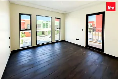 4BR | SINGLE ROW | CLOSE TO LAGOON | VACANT