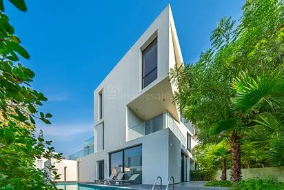 Private Pool | Single Row | Luxury Living