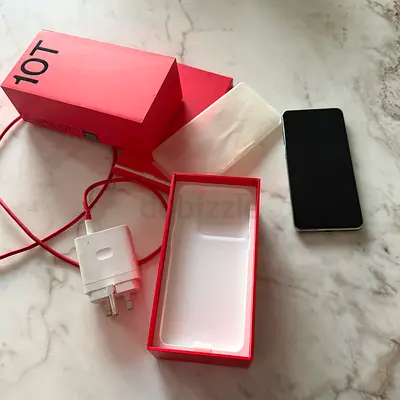OnePlus 10T Jade green color original box and charger - good condition 256 Gb memory and 16 GB RAM.