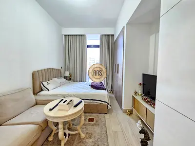 Ultra modern/luxurious/with 5 star amenities free